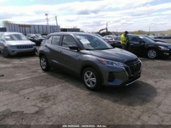  Salvage Nissan Kicks