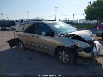  Salvage Toyota Sienna