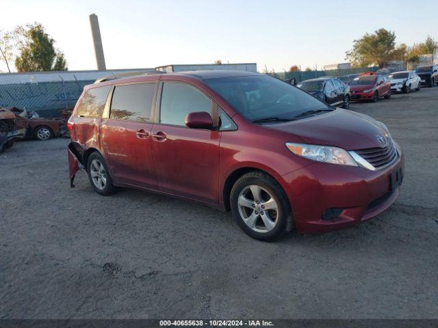  Salvage Toyota Sienna