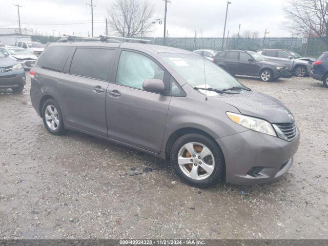  Salvage Toyota Sienna