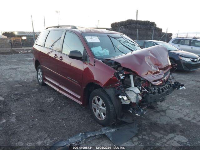  Salvage Toyota Sienna