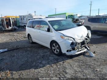  Salvage Toyota Sienna