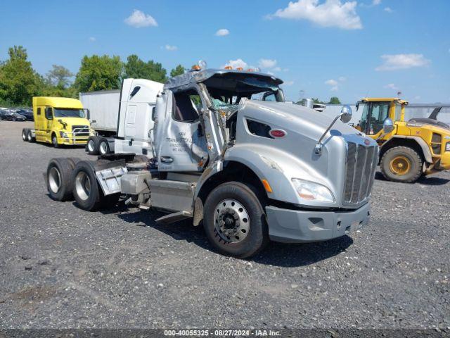  Salvage Peterbilt 579