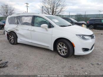  Salvage Chrysler Pacifica