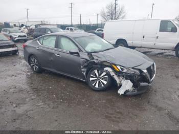  Salvage Nissan Altima