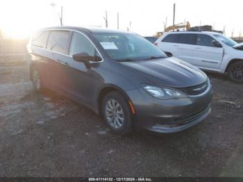  Salvage Chrysler Pacifica