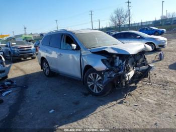  Salvage Nissan Pathfinder