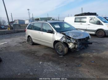  Salvage Toyota Sienna