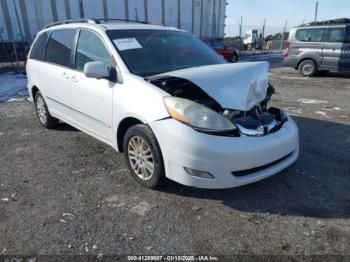  Salvage Toyota Sienna