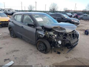  Salvage Nissan Kicks