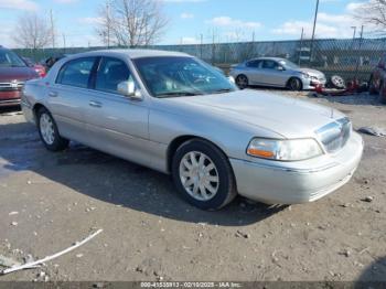  Salvage Lincoln Towncar