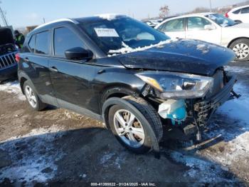  Salvage Nissan Kicks