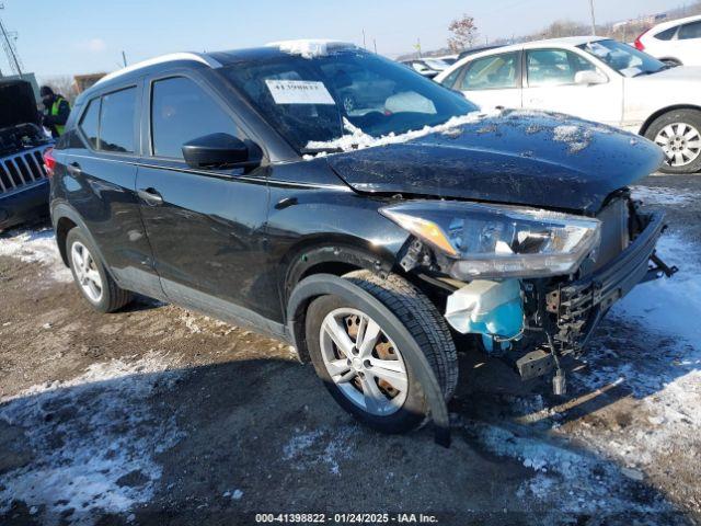  Salvage Nissan Kicks