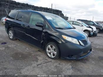  Salvage Toyota Sienna