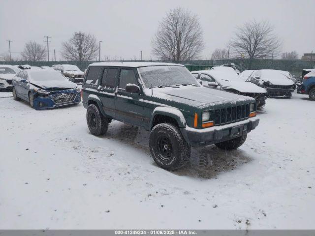  Salvage Jeep Cherokee