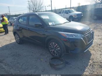  Salvage Nissan Kicks