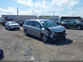  Salvage Toyota Sienna