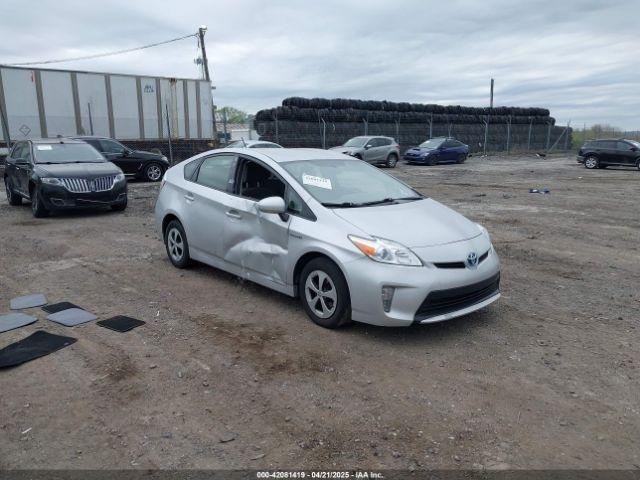  Salvage Toyota Prius