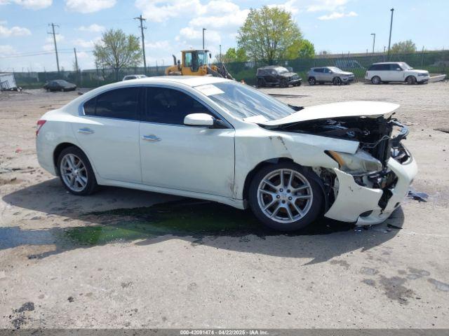  Salvage Nissan Maxima