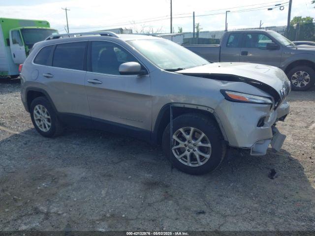  Salvage Jeep Cherokee