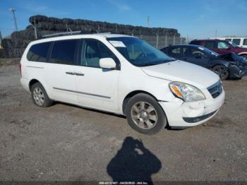  Salvage Hyundai Entourage