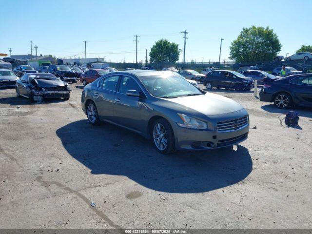  Salvage Nissan Maxima