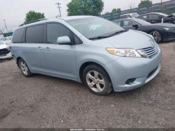  Salvage Toyota Sienna