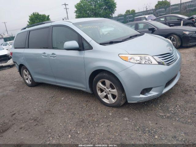  Salvage Toyota Sienna