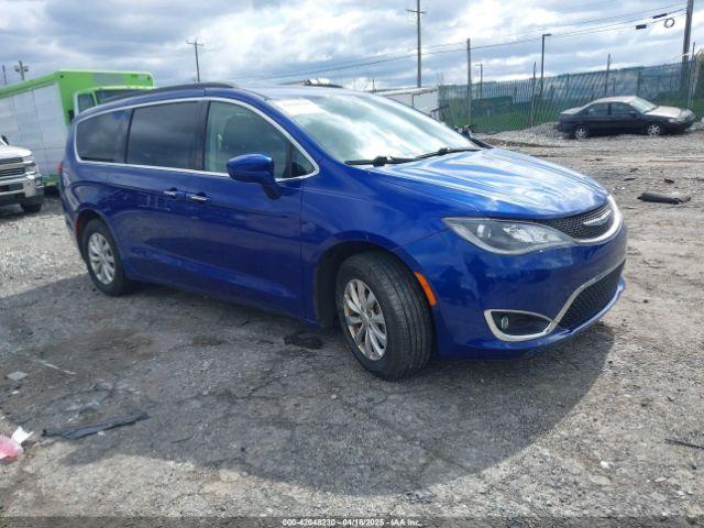  Salvage Chrysler Pacifica