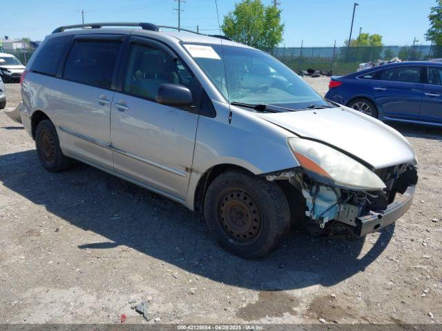  Salvage Toyota Sienna