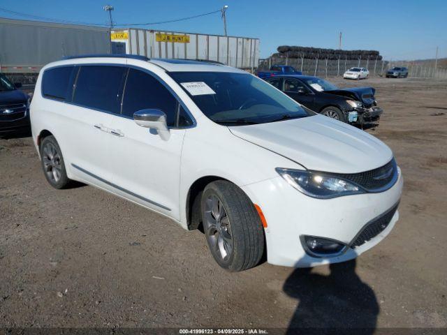  Salvage Chrysler Pacifica