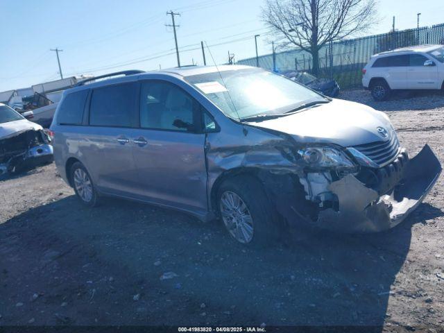  Salvage Toyota Sienna