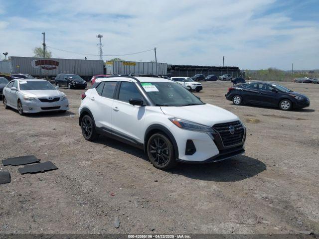  Salvage Nissan Kicks