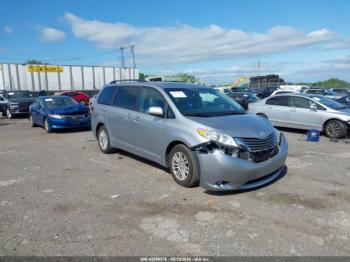  Salvage Toyota Sienna