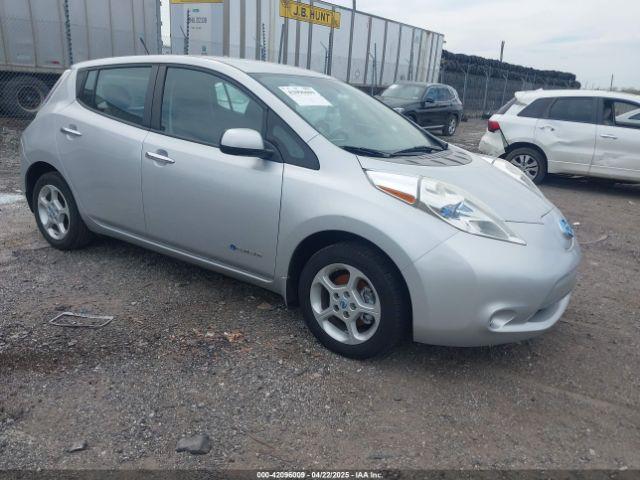  Salvage Nissan LEAF