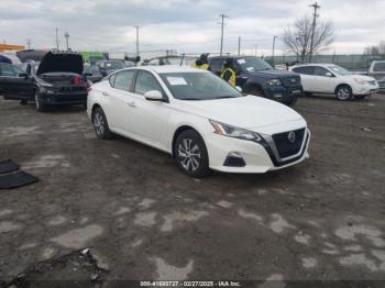  Salvage Nissan Altima