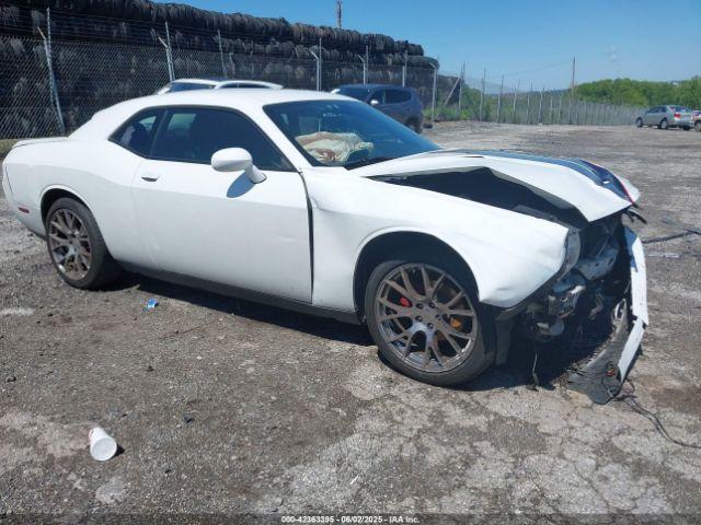  Salvage Dodge Challenger