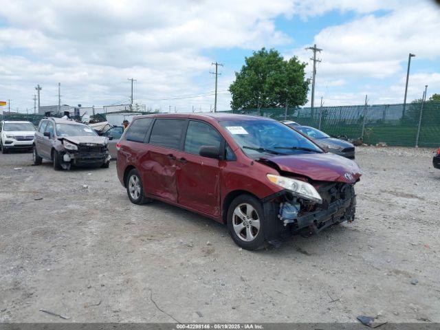  Salvage Toyota Sienna