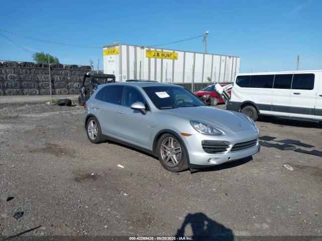  Salvage Porsche Cayenne Hybrid