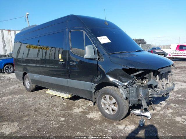  Salvage Mercedes-Benz Sprinter 2500