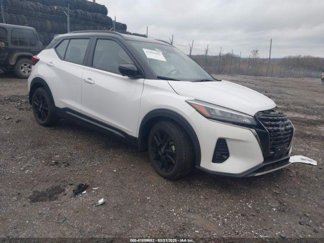  Salvage Nissan Kicks