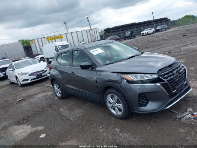  Salvage Nissan Kicks
