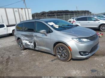 Salvage Chrysler Pacifica