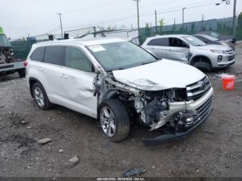  Salvage Toyota Highlander
