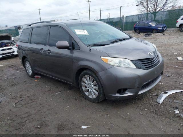  Salvage Toyota Sienna