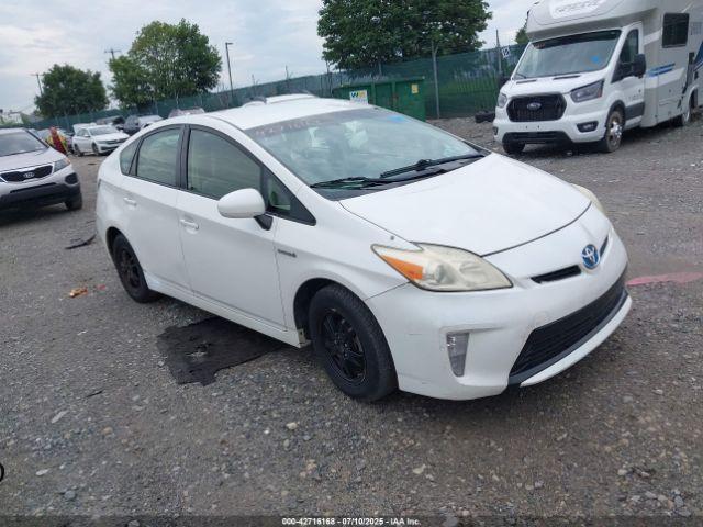  Salvage Toyota Prius