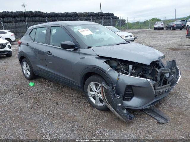  Salvage Nissan Kicks