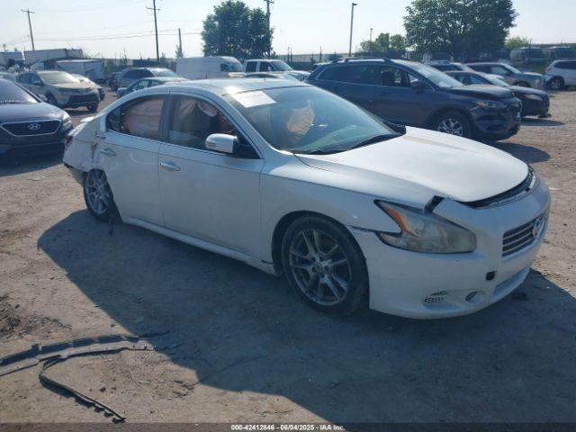  Salvage Nissan Maxima