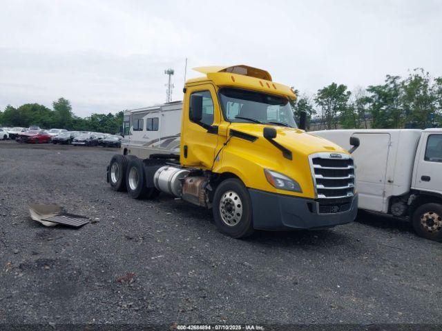  Salvage Freightliner New Cascadia 126