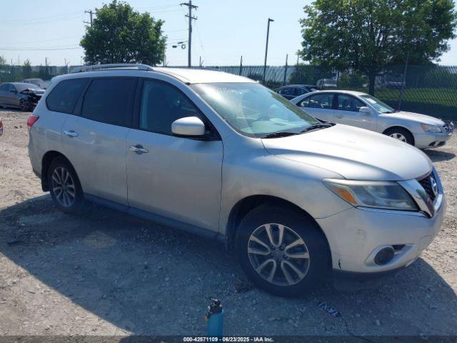  Salvage Nissan Pathfinder